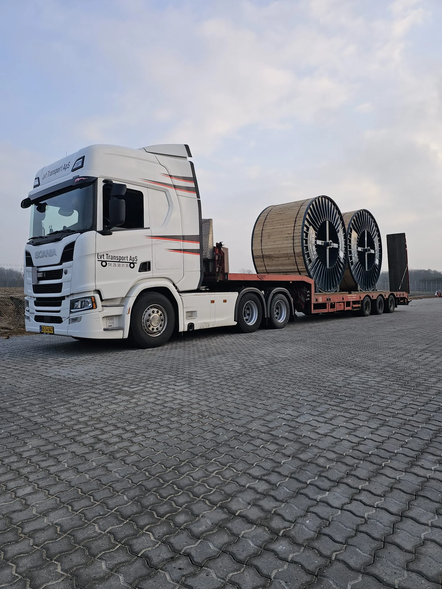 LVT specialtransport med kabeltromler